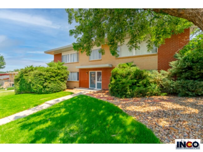 Photo - 5586 S Grant St