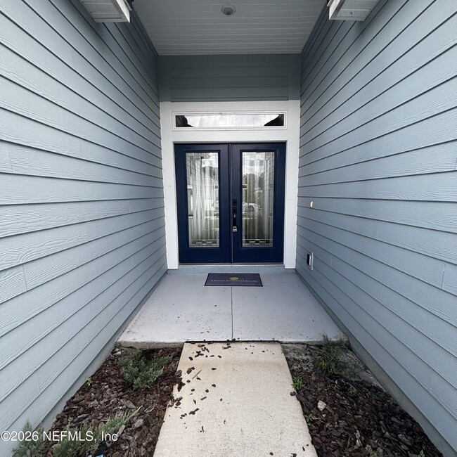 2105 Featheredge Wy