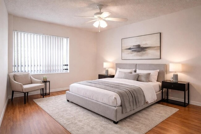 Photo - 721 N Pine Island Rd Unidad 207