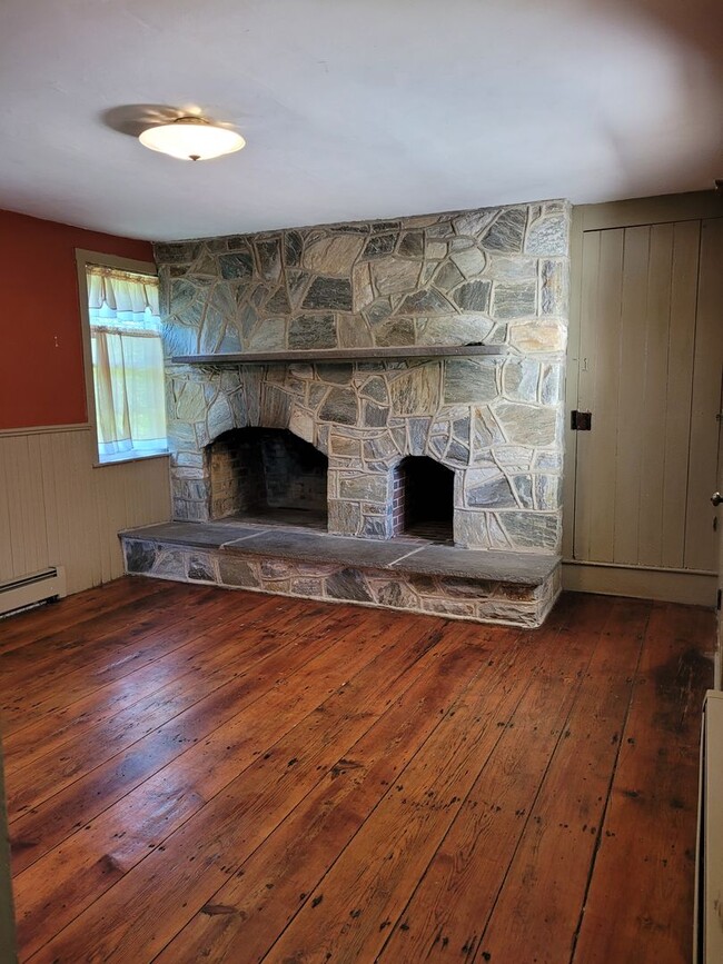 Photo - 3 Bedroom Farm house-Penn Manor