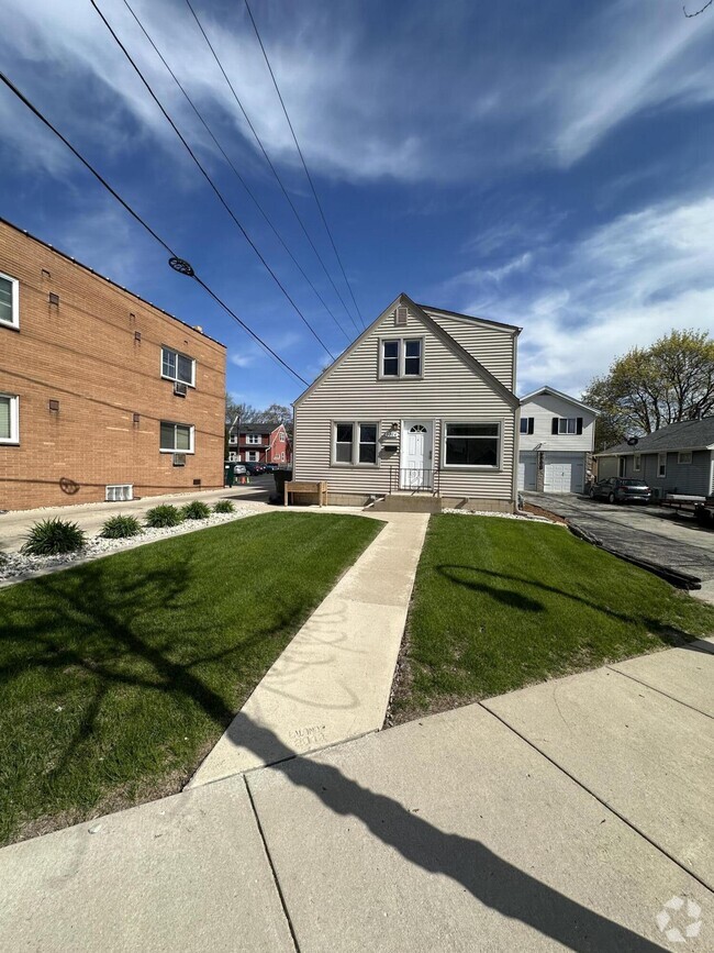 Building Photo - 9226 W National Ave Rental