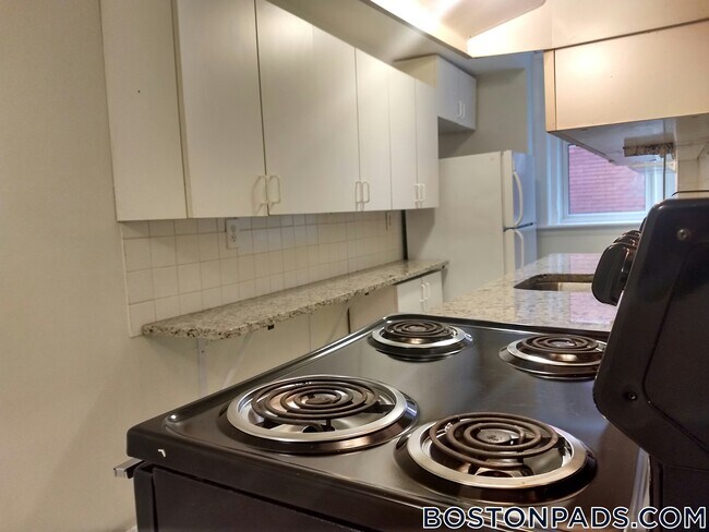 Photo - 208 Winthrop Rd Unit B1