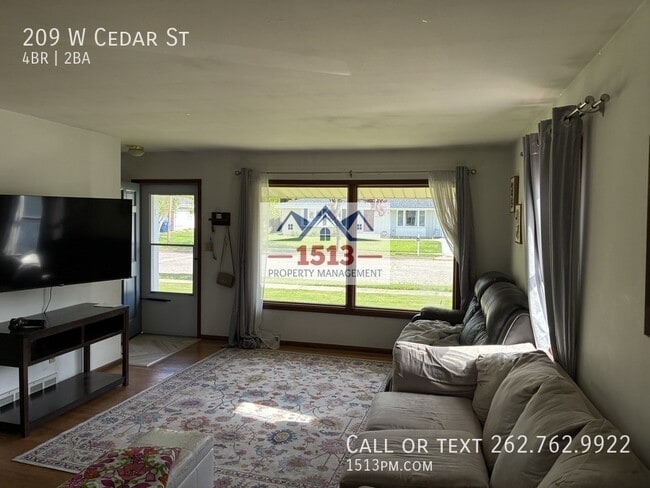 Photo - 209 W Cedar St