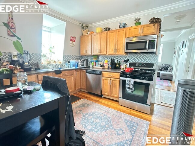 Building Photo - 33 Bigelow St Rental