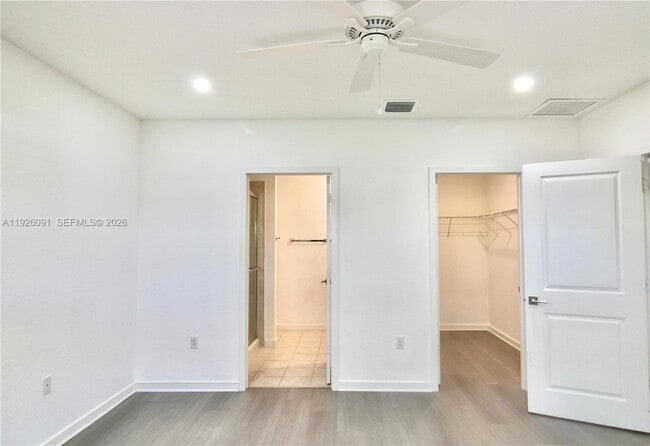 Photo - 561 NE 6th Pl