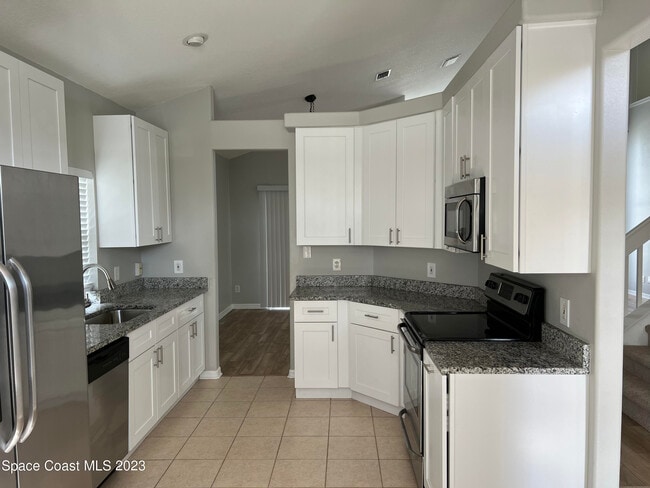 Photo - 1212 Foxridge Pl