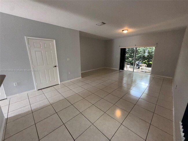 Building Photo - 14025 SW 49th St Rental