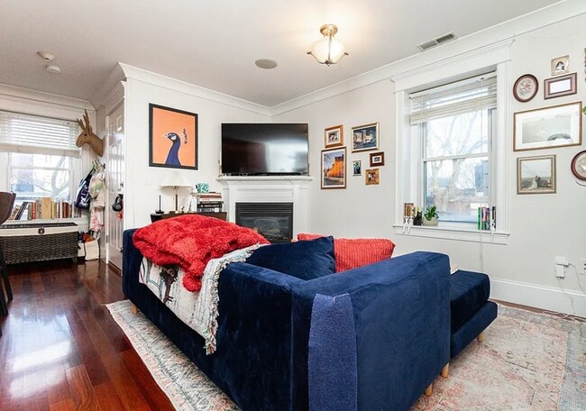 Photo - 632 E Broadway Unidad 4