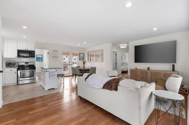 Photo - 7 Whiting Rd