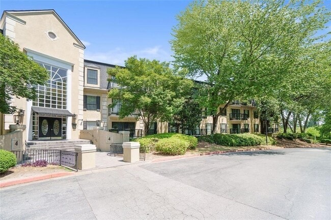 Photo - 4115 Pine Heights Dr NE