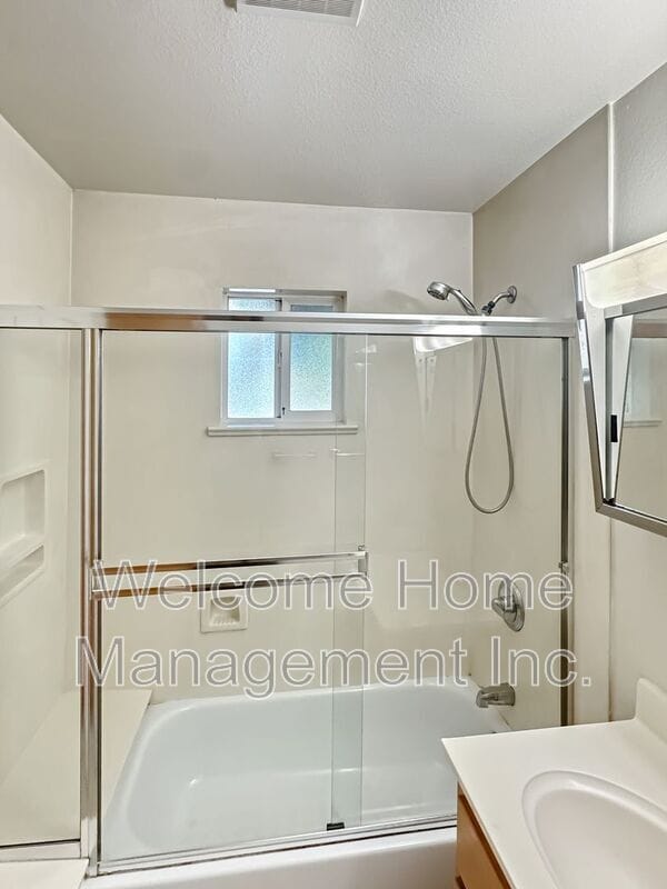 Photo - 1436 Henry St