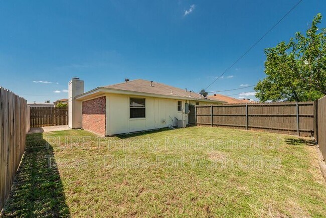 Photo - 731 Bluebonnet Dr