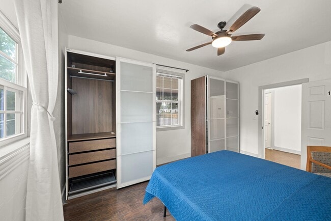 Photo - 240 N York St Unit Apt 1