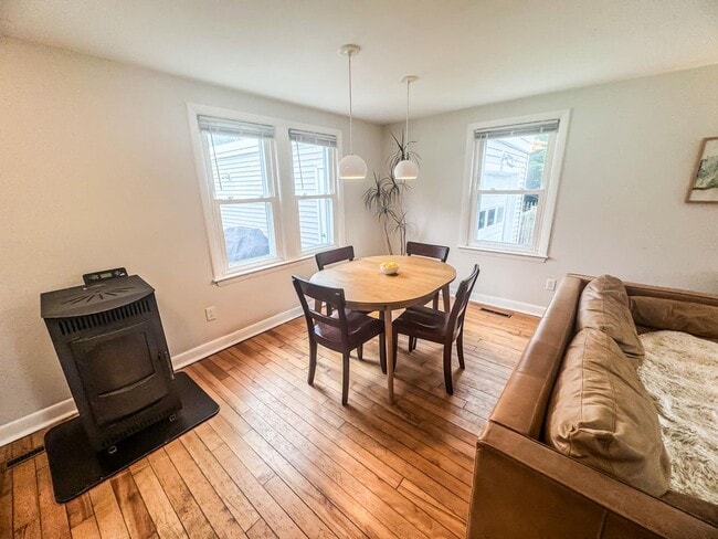 Photo - Charming 3 Bedroom Townhouse