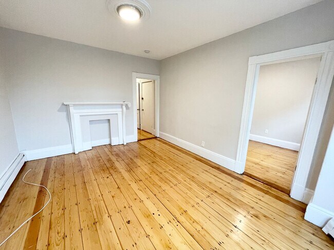 Photo - 3 Bed - 1000sqFt - Mission Hill