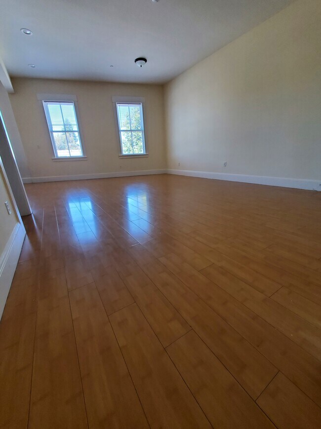 Photo - 2597 Telegraph Ave