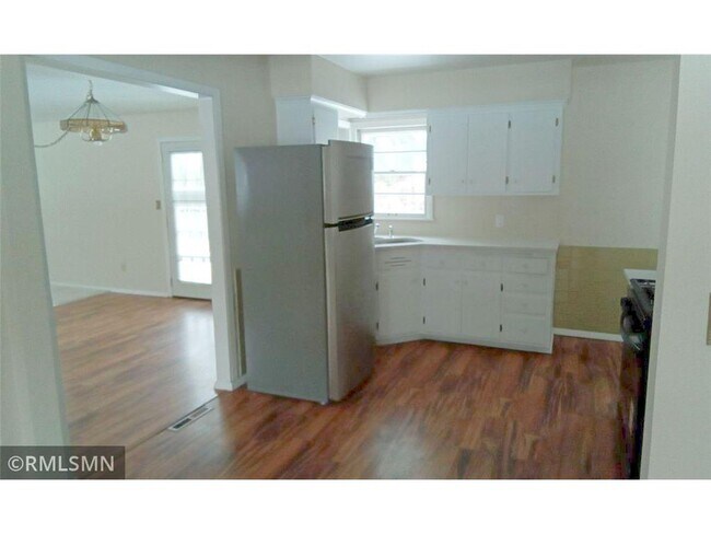 Photo - 4130 Glacier Ln N