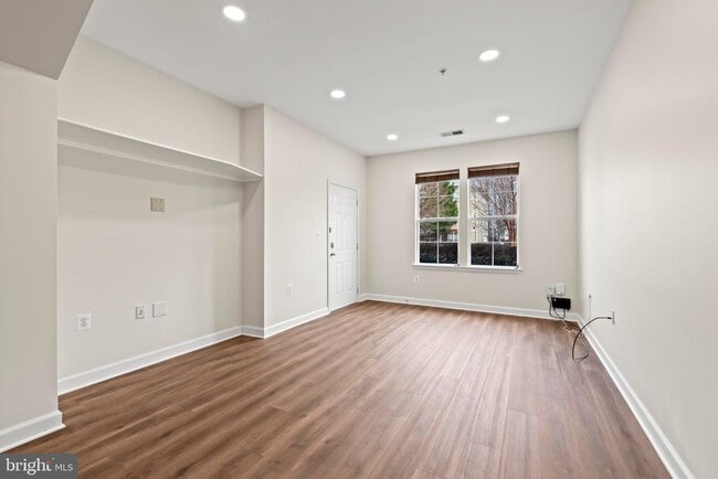 Photo - 22769 Fountain Grove Square