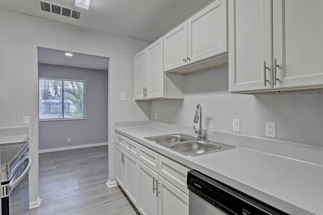 Photo - 9186 Roan Ln