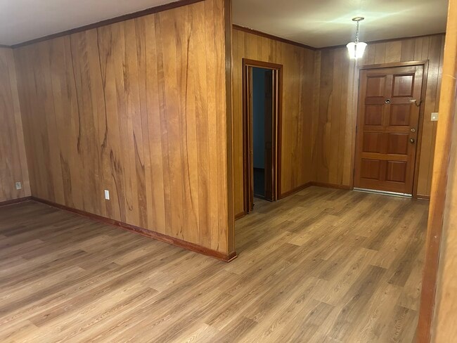 Photo - 127 Willow Dr