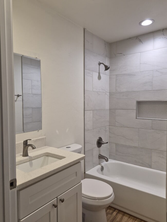 Photo - 299 N Hasman Dr