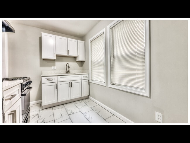 Photo - 422 Walcott Rd