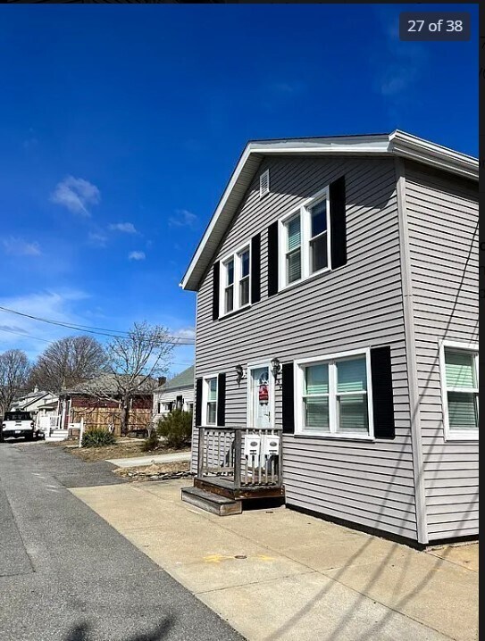 street view, parking for four in back - 139 Bluff Ave Unidad 1