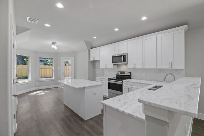 Photo - Room in House on Harding St