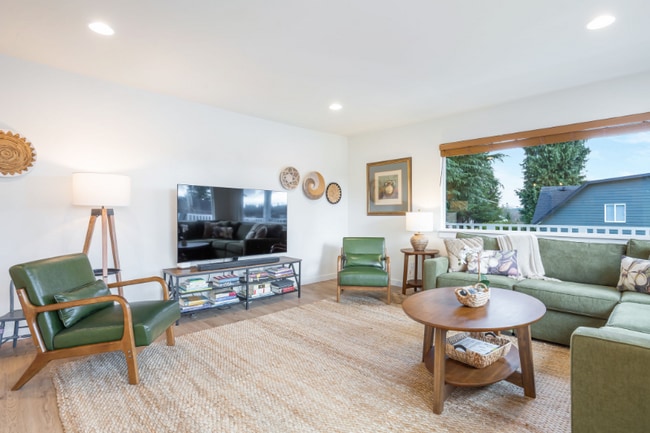 Photo - 11704 20th St NE