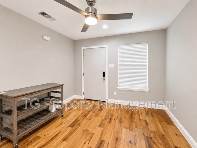 Photo - 3825 Dismount St