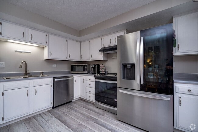 Building Photo - COME SEE THIS BEAUTY! Rental