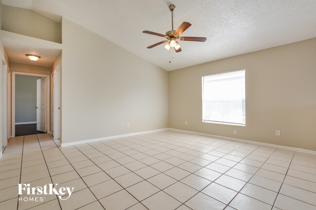 7543 Groveoak Dr
