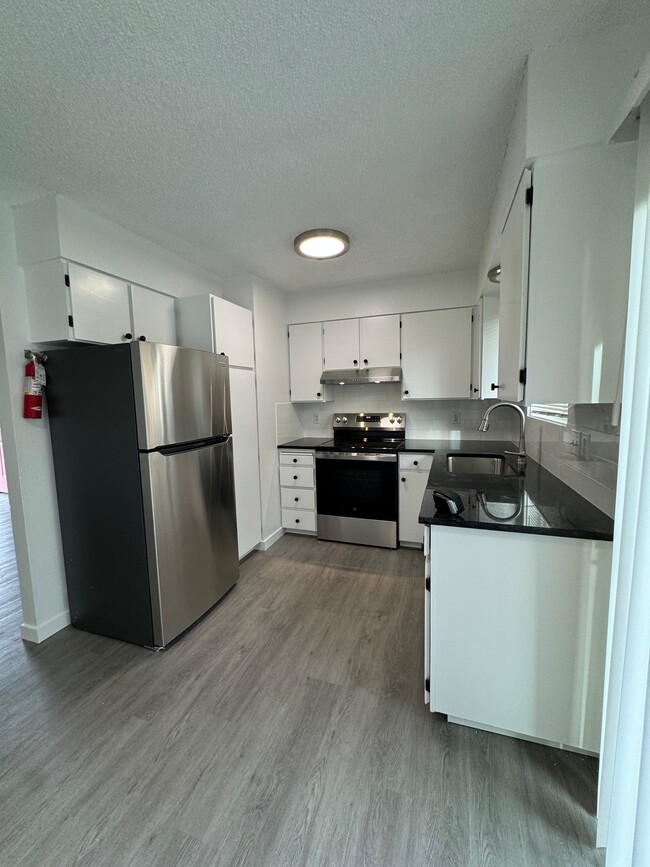 Building Photo - 1222 Highland Ave Rental