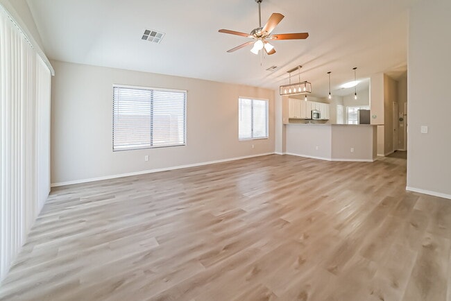 Photo - 15337 W Lundberg St