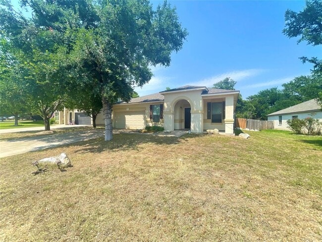 Building Photo - 4412 Woodstock Dr