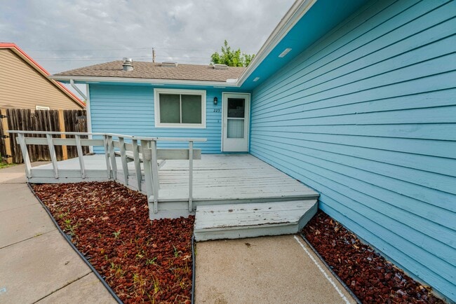 225 Parker Dr
