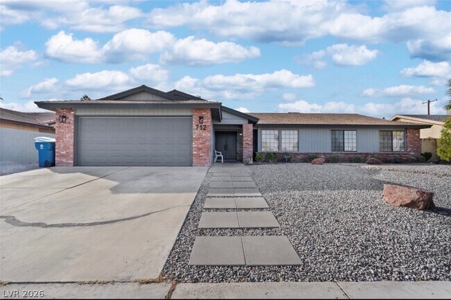 Photo - 712 Glen Abbey Cir