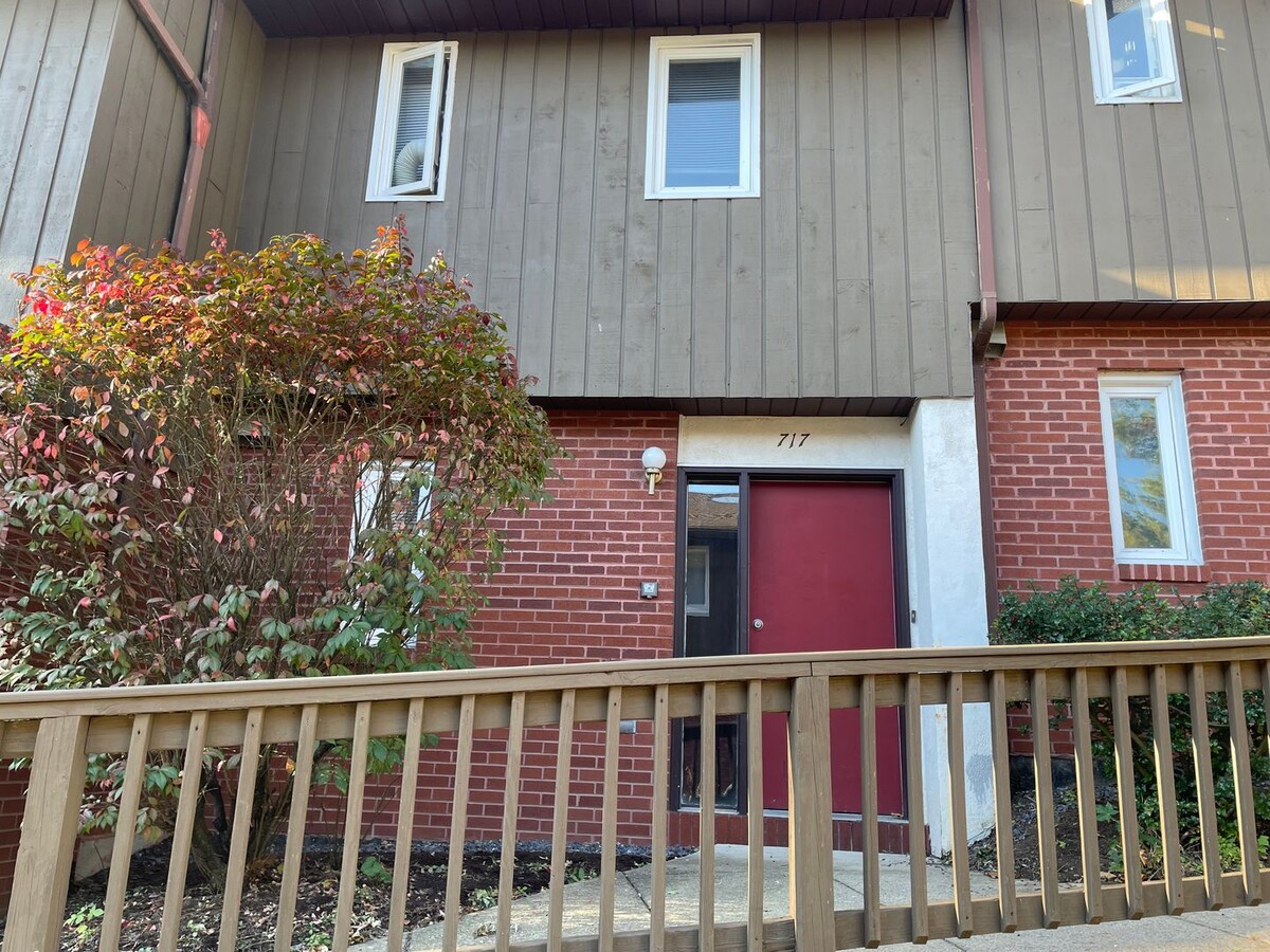 2 Bedroom Unit Down the Street from Campus! - 2 Bedroom Unit Down the Street from Campus! Casa