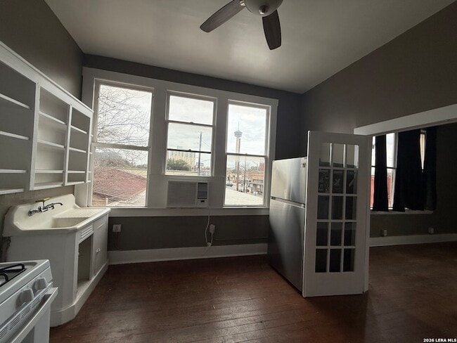 Photo - 919 S Alamo St