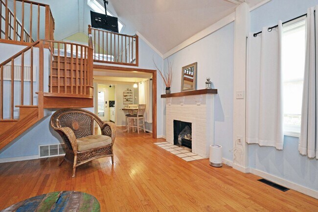 Photo - Charming, Furnished 1 Bed + Loft - Great L...