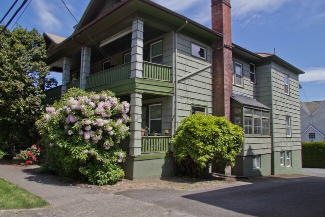 Building Photo - Studio Unit 3324-5 Rental