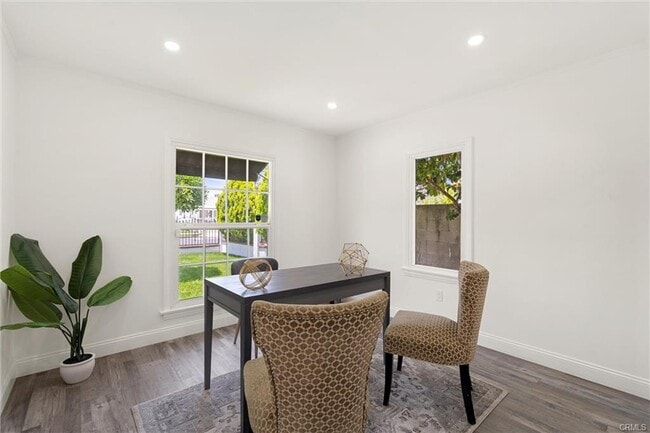 Building Photo - 6616 Vesper Ave