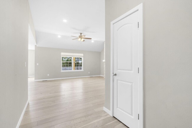 Photo - 270 Hickory Hills St