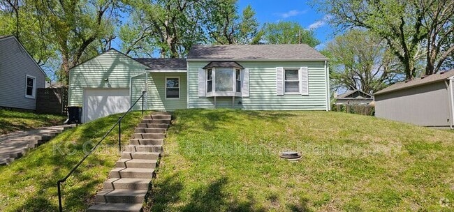 Building Photo - 636 NE 45th Terrace Rental