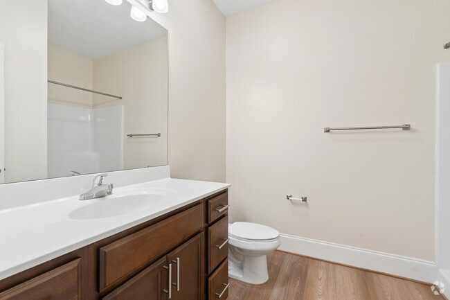 2BR,2BA - 1,200SF - Secondary Bathroom