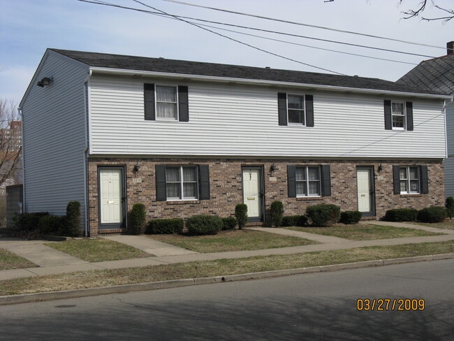 Building Photo - 2219 Chestnut St Unit 2217