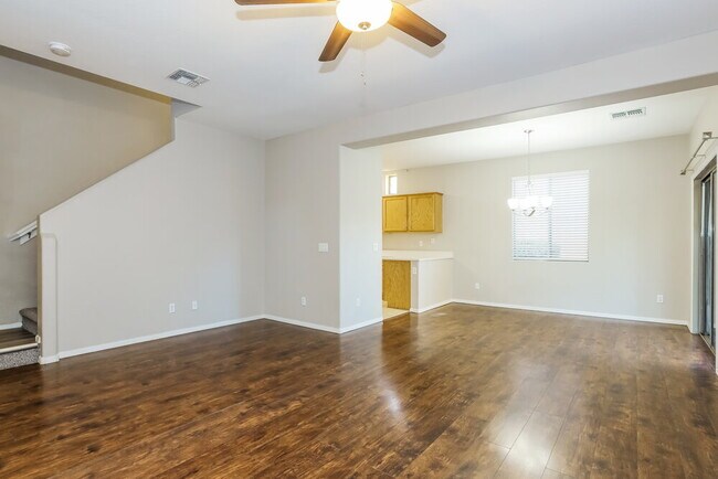 Photo - 865 E Stottler Dr