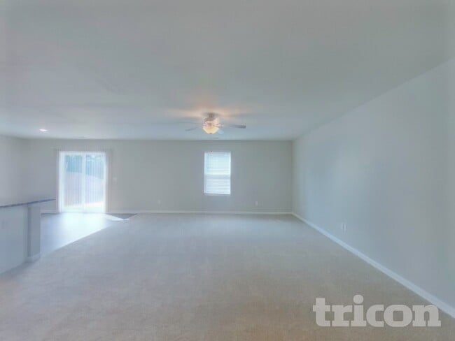 Photo - 2170 Southlea Dr