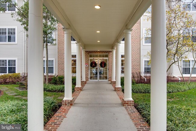 Photo - 2111 Ganton Green Unidad 107