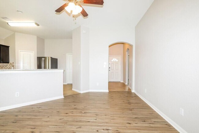 Photo - 3789 Waukegan Rd